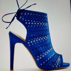 Meet your Posher, Denise